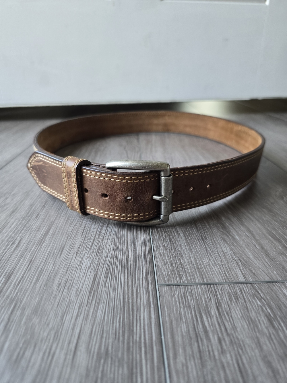 Eddie Bauer Mens Brown Distressed Leather Belt 38 Contrast Stitch Roller Buckle
